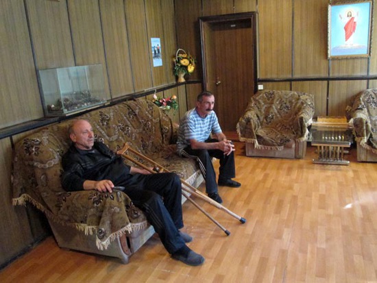 Ленинская комната, есть телевизор, видиомагнитофон и пр. для отдыха... Ленинская комната, есть телевизор, видиомагнитофон и пр. для отдыха...