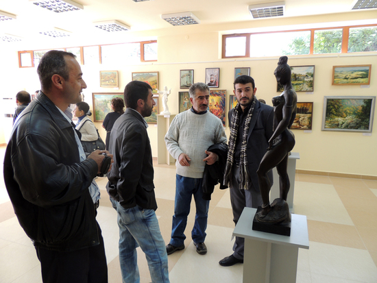 Давид Саркисян (крайний справа), автор работы Давид Саркисян (крайний справа), автор работы