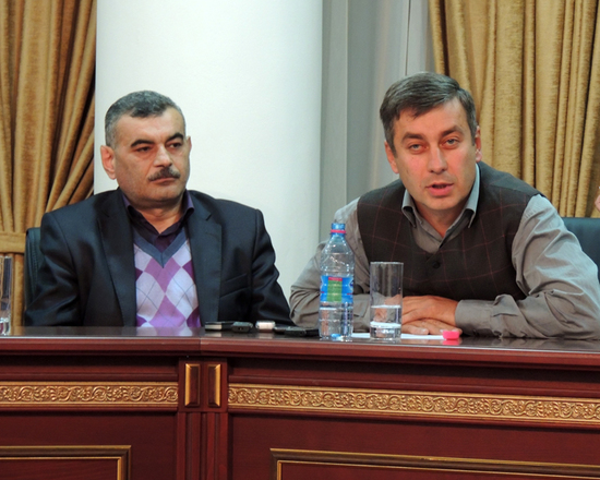 По ситуации есть что сказать Владимиру Карапетяну (справа), экс-пресс-секретарю МИДа РА, представителю партии &laquo;Армянский национальный конгресс&raquo;.