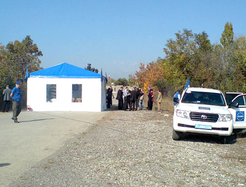 Грузия, Эргнети. Одна из предыдущих встреч по предотвращению инцидентов в зоне конфликта Южной Осетии и Грузии. Ноябрь 2009 г. Фото: Эхо Кавказа, http://www.ekhokavkaza.com
