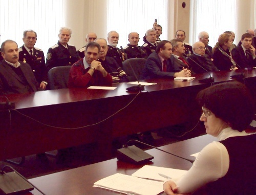 Встреча Рабочей группы Общественной палаты с общественностью Владикавказа в Доме искусств. . 25 апреля 2011 г. Фото "Кавказского узла"