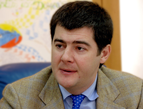 Владимир Кирсанов, возглавляющий рабочую группу Общественной палаты Ростовской области по обеспечению контроля на выборах президента РФ. Ростов-на-Дону, 3 февраля 2012 г. Фото Натальи Баженовой для "Кавказского узла" Владимир Кирсанов, возглавляющий рабочую группу Общественной палаты Ростовской области по обеспечению контроля на выборах президента РФ. Ростов-на-Дону, 3 февраля 2012 г. Фото Натальи Баженовой для "Кавказского узла"