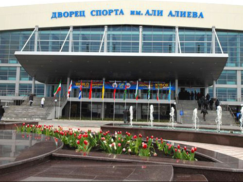 Дворец Спорта имени Али Алиева в Каспийске. Дагестан, весна 2011 г. Фото: freewrestling.ru Дворец Спорта имени Али Алиева в Каспийске. Дагестан, весна 2011 г. Фото: freewrestling.ru