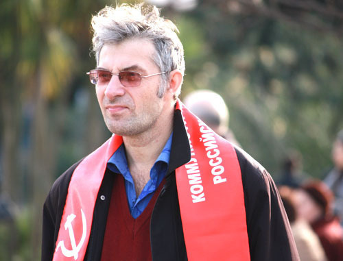 Сергей Басманов на пикете в городе Сочи, 22
января 2011 года. Фото Семена Симонова для "Кавказского узла"