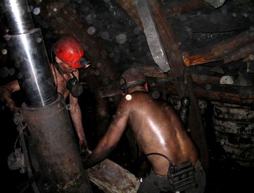 Шахта "Алмазная" в городе Гуково Ростовской области. Фото А. Таловера и А. Камшукова, http://www.gukovo.ru
