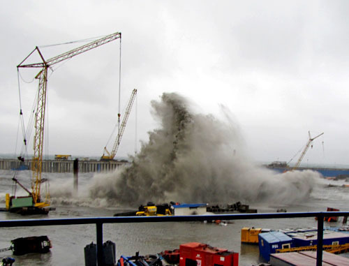 Шторм разрушил построенное берегоукрепление в Имеретинской низменности. Сочи. Фото Светланы Кравченко для "Кавказского узла"
