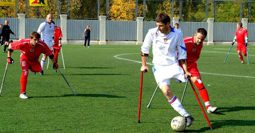 Игроки чеченской команды "Ламан Аз". Фото: Казбек Вахаев http://chechensport.com/pobedit-sebya-pobedit-v-sporte-fka-l/ Игроки чеченской команды "Ламан Аз". Фото: Казбек Вахаев http://chechensport.com/pobedit-sebya-pobedit-v-sporte-fka-l/