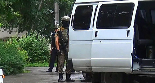 Спецоперация. Фото: http://nac.gov.ru/nakmessage/2015/07/02/v-khode-kto-v-nalchike-neitralizovany-dvoe-banditov.html Спецоперация. Фото: http://nac.gov.ru/nakmessage/2015/07/02/v-khode-kto-v-nalchike-neitralizovany-dvoe-banditov.html