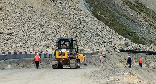 Транскам в Северной Осетии открыт после восстановительных работ
Фото:http://kavtoday.ru/reg-so/112-kriminal-i-proisshestviya/novosti/4801-transkam-v-severnoj-osetii-otkryt-posle-vosstanovitelnykh-rabot
© www.kavtoday.ru. 