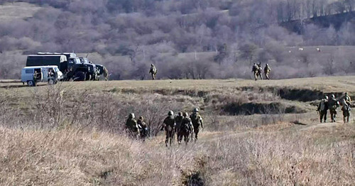Спецоперация. КБР, 22 ноября 2015 г. Фото http://nac.gov.ru/ Спецоперация. КБР, 22 ноября 2015 г. Фото http://nac.gov.ru/