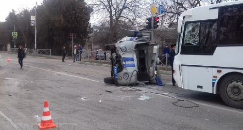 ДТП в Кисловодске, 27 ноября 2015 года. Фото: http://bloknot-stavropol.ru/news/v-kislovodske-politseyskiy-uazik-vrezalsya-v-eksku-666870 ДТП в Кисловодске, 27 ноября 2015 года. Фото: http://bloknot-stavropol.ru/news/v-kislovodske-politseyskiy-uazik-vrezalsya-v-eksku-666870