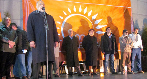 Оппозиция требует отменить референдум по конституционным реформам, а также отставки действующей власти и проведение независимых и свободных выборов. Фото Тиграна Петросяна для "Кавказского узла" Оппозиция требует отменить референдум по конституционным реформам, а также отставки действующей власти и проведение независимых и свободных выборов. Фото Тиграна Петросяна для "Кавказского узла"