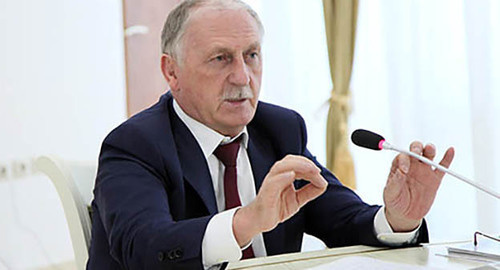 Загид Хучбаров. Фото: 
Руслан Алибеков, http://chernovik.net/content/politika/ekonomika-eto-ne-ministerstva-proizvodstvennye-predpriyatiya-zagid-huchbarov?page=0%2C0%2C161