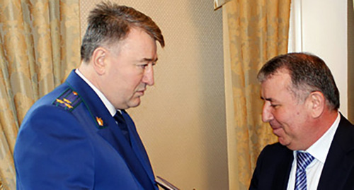 Магомед Оруджев (слева). Фото: http://dagpravda.ru/rubriki/politika/14632/ Магомед Оруджев (слева). Фото: http://dagpravda.ru/rubriki/politika/14632/