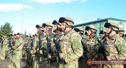 Грузинские военнослужащие на построении. Фото: © facebook.com/mod.gov.ge, http://sputnik-georgia.ru/politics/20160106/229702530.html Грузинские военнослужащие на построении. Фото: © facebook.com/mod.gov.ge, http://sputnik-georgia.ru/politics/20160106/229702530.html