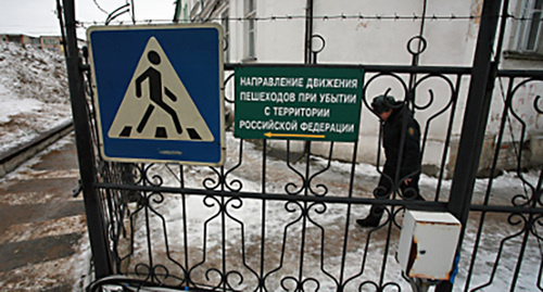 Указатели на границе России и Украины. Фото: http://www.shakhty.su/world/news/2016/01/13/chertkovo/ Указатели на границе России и Украины. Фото: http://www.shakhty.su/world/news/2016/01/13/chertkovo/