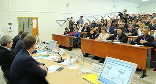 Участники межрегионального форума Общероссийского народного фронта. Фото: http://onf.ru/2016/01/24/na-mezhregionalnom-forume-onf-v-stavropole-obsudili-problemy-zhurnalistiki-i/ Участники межрегионального форума Общероссийского народного фронта. Фото: http://onf.ru/2016/01/24/na-mezhregionalnom-forume-onf-v-stavropole-obsudili-problemy-zhurnalistiki-i/