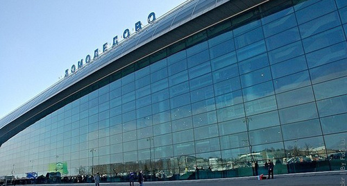 Аэропорт "Домодедово". Фото: http://vmireinteresnogo.com/tvoreniya-lyudej/aehroport-domodedovo-foto-i-opisanie-aehroporta.html Аэропорт "Домодедово". Фото: http://vmireinteresnogo.com/tvoreniya-lyudej/aehroport-domodedovo-foto-i-opisanie-aehroporta.html