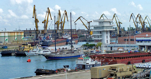 Порт Поти. Фото: Nc tech3 https://ru.wikipedia.org/