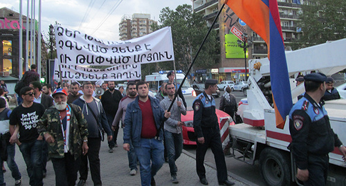 Акция протеста против территориальных уступок и ввода миротворцев в зону карабахского конфликта. Фото Тиграна Петросяна для "Кавказского узла" Акция протеста против территориальных уступок и ввода миротворцев в зону карабахского конфликта. Фото Тиграна Петросяна для "Кавказского узла"