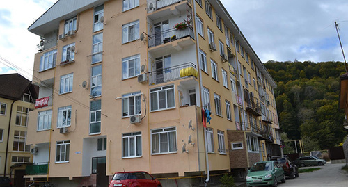 Дом 164/9 по улице Армавирская в Сочи. Фото Светланы Кравченко для "Кавказского узла" Дом 164/9 по улице Армавирская в Сочи. Фото Светланы Кравченко для "Кавказского узла"