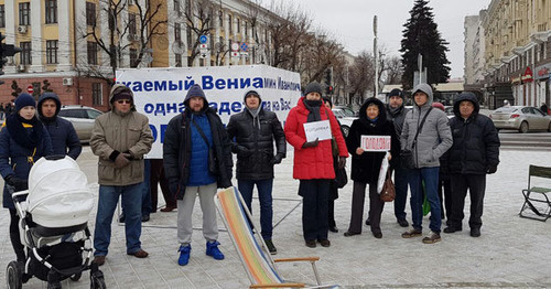 Обманутые дольщики ЖК "Анит-Сити" у администрации края. Краснодар, 24 января 2017 г. Фото Светланы Кравченко для "Кавказского узла" Обманутые дольщики ЖК "Анит-Сити" у администрации края. Краснодар, 24 января 2017 г. Фото Светланы Кравченко для "Кавказского узла"