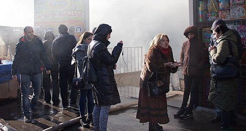 Акция протеста предпринимателей в Тбилиси. Фото Sputnik / Levan Avlabreli
https://sputnik-georgia.ru/society/20170222/234978749/Torgovcy-iz-sgorevshego-v-Tbilisi-Detskogo-mira-golodajut.html Акция протеста предпринимателей в Тбилиси. Фото Sputnik / Levan Avlabreli
https://sputnik-georgia.ru/society/20170222/234978749/Torgovcy-iz-sgorevshego-v-Tbilisi-Detskogo-mira-golodajut.html