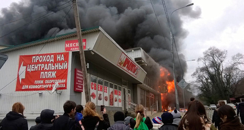 Пожар в магазине игрушек в Сочи. Фото vk.com / Ксения Ботнарь Пожар в магазине игрушек в Сочи. Фото vk.com / Ксения Ботнарь