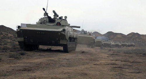 Учения ВС Азербайджана. © Foto / mod.gov.az
https://ru.sputnik.az/azerbaijan/20170419/409906306/azerbaijan-armiya-ucheniya.html