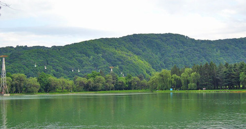 Вид на озеро Курортное. КБР. Фото: Aslan595 https://ru.wikipedia.org/ Вид на озеро Курортное. КБР. Фото: Aslan595 https://ru.wikipedia.org/