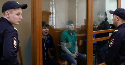 Тамерлан Эскерханов, Шагид Губашев, Заур Дадаев и Анзон Губашев в зале суда. Москва, 27 июня 2017 г. Фото REUTERS/Sergei Karpukhin Тамерлан Эскерханов, Шагид Губашев, Заур Дадаев и Анзон Губашев в зале суда. Москва, 27 июня 2017 г. Фото REUTERS/Sergei Karpukhin
