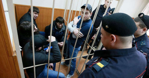Обвиняемые по делу убийства Бориса Немцова в зале суда. Фото: Anton Denisov (Sputnik) Обвиняемые по делу убийства Бориса Немцова в зале суда. Фото: Anton Denisov (Sputnik)
