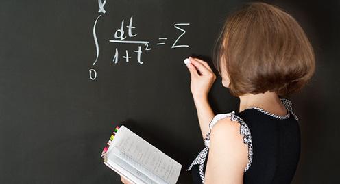 Учитель математики. Фото http://www.riadagestan.ru/news/education/opredeleny_pobediteli_respublikanskogo_konkursa_na_poluchenie_denezhnogo_pooshchreniya_luchshimi_uchitelyami_v_2015_godu/ Учитель математики. Фото http://www.riadagestan.ru/news/education/opredeleny_pobediteli_respublikanskogo_konkursa_na_poluchenie_denezhnogo_pooshchreniya_luchshimi_uchitelyami_v_2015_godu/