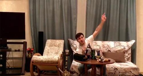 Видеобращение Зелимхана Бакаева. Кадр из видео пользователя Артем Лебедев 
https://zona.media/news/2017/09/25/drive