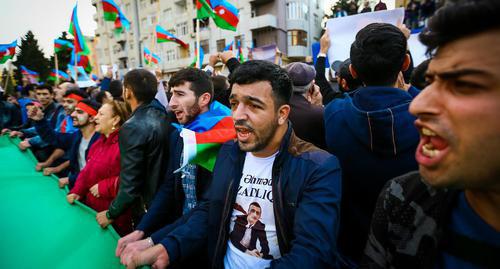 Участник митинга в Баку 28.10.2017. Фото Азиза Каримова для "Кавказского узла" Участник митинга в Баку 28.10.2017. Фото Азиза Каримова для "Кавказского узла"