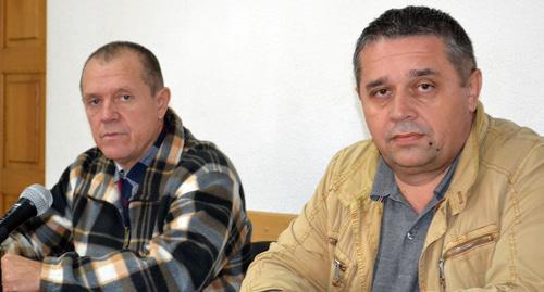 Юрий Малыгин (слева) и адвокат Михаил Охрименко на заседании суда в Сочи. Фото Светланы Кравченко для "Кавказского узла" Юрий Малыгин (слева) и адвокат Михаил Охрименко на заседании суда в Сочи. Фото Светланы Кравченко для "Кавказского узла"