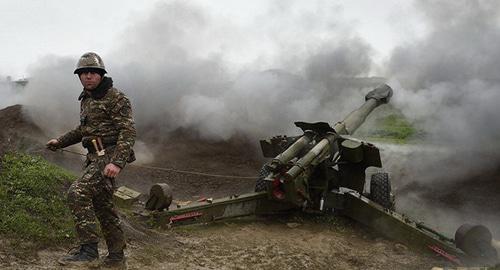 Солдат армии обороны НКР, Мертакерт. Фото © Sputnik/ Асатур Есаянц, https://ru.armeniasputnik.am/karabah/20171023/9155372/azerbajdzhan-obstrelyal-armyanskie-pozicii-raketami-spajk---video.html Солдат армии обороны НКР, Мертакерт. Фото © Sputnik/ Асатур Есаянц, https://ru.armeniasputnik.am/karabah/20171023/9155372/azerbajdzhan-obstrelyal-armyanskie-pozicii-raketami-spajk---video.html