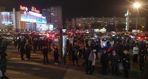 Эвакуация людей из торгового центра в Ростове-на-Дону 30.12.17. Фото Константина Болдырева из обсуждений в сообществе "Ростов Главный - новости Ростова-на-Дону" vk.com/wall-36039_3310394?reply=3310496 Эвакуация людей из торгового центра в Ростове-на-Дону 30.12.17. Фото Константина Болдырева из обсуждений в сообществе "Ростов Главный - новости Ростова-на-Дону" vk.com/wall-36039_3310394?reply=3310496