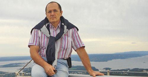 Оюб Титиев. Фото: пресс-служба Правозащитного центра "Мемориал" https://memohrc.org/ru/news_old/zaderzhan-rukovoditel-groznenskogo-predstavitelstva-pravozashchitnogo-centra-memorial

