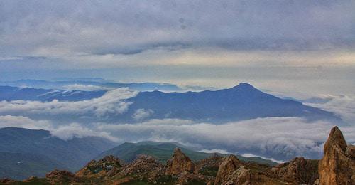 Горы в Дагестане. Фото: Аль-Гимравий https://ru.wikipedia.org Горы в Дагестане. Фото: Аль-Гимравий https://ru.wikipedia.org