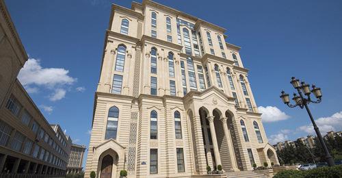 ЦИК Азербайджана. Фото © Sputnik / Murad Orujov
 https://ru.sputnik.az/azerbaijan/20180307/414343502/azerbaijan-vibori-kandidati-registracija.html