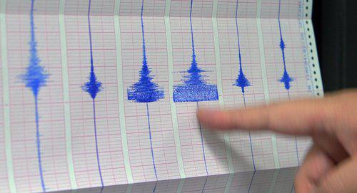 Показания сейсмографа. Фото  Sam Yeh
https://sputnik.az/world/20171118/412811322/cinde-de-zelzele-olub.html