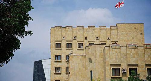 Здание генеральной прокуратуры Грузии. Фото Sputnik / Alexander Imedashvili
 https://sputnik-georgia.ru/politics/20180705/241098201/Kto-stanet-glavnym-obvinitelem-v-Gruzii-Na-post-pretenduet-21-chelovek.html