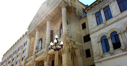 Прокуратура Баку. Фото © Sputnik / Anar Mustafayev
https://ru.sputnik.az/incidents/20170413/409802417/obrushenie-zdanija-baku-genprokuratura-delo.html Прокуратура Баку. Фото © Sputnik / Anar Mustafayev
https://ru.sputnik.az/incidents/20170413/409802417/obrushenie-zdanija-baku-genprokuratura-delo.html