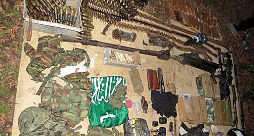 Схрон с оружием. Фото http://nac.gov.ru/kontrterroristicheskie-operacii/v-ingushetii-obnaruzhen-banditskiy-shron-s.html Схрон с оружием. Фото http://nac.gov.ru/kontrterroristicheskie-operacii/v-ingushetii-obnaruzhen-banditskiy-shron-s.html