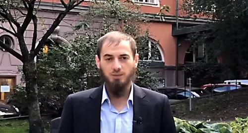 Руководитель шведской благотворительной ассоциации "Вайфонд" Мансур Садулаев. Фото: кадр видео VAY FOND https://www.youtube.com/watch?time_continue=2&v=z3GgYTKjfIo
Руководитель шведской благотворительной ассоциации "Вайфонд" Мансур Садулаев. Фото: кадр видео VAY FOND https://www.youtube.com/watch?time_continue=2&v=z3GgYTKjfIo
