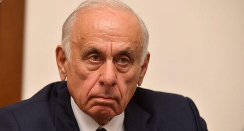 Геннадий Гагулия. Фото © Sputnik / Томас Тхайцук
Читать далее: https://sputnik-abkhazia.ru/Incidents/20180908/1024945974/premer-ministr-abxazii-gennadij-gaguliya-pogib-avtokatastrofe.html