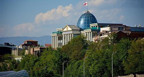 Президентский дворец в Тбилиси. Фото  Sputnik / Alexander Imedashvili
 https://sputnik-georgia.ru/politics/20180923/242207197/Zavershilas-registratsiya-kandidatov-v-prezidenty-Gruzii.html