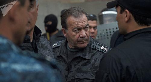 Левон Ераносян. Фото: © Sputnik / Asatur Yesayants
https://ru.armeniasputnik.am/politics/20180925/14671839/byvshij-zamnachalnika-policii-armenii-vyzvan-v-specialnuyu-sledstvennuyu-sluzhbu.html