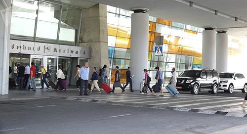 Международный аэропортв Ереване. Фото © Sputnik / Karen Yepremyan
https://ru.armeniasputnik.am/economy/20180704/13033694/bolshe-lyudej-no-menshe-gruzov-v-aehroportah-armenia-rastet-chislo-passazhirov.html Международный аэропортв Ереване. Фото © Sputnik / Karen Yepremyan
https://ru.armeniasputnik.am/economy/20180704/13033694/bolshe-lyudej-no-menshe-gruzov-v-aehroportah-armenia-rastet-chislo-passazhirov.html